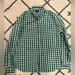 J. Crew Men’s Button down shirt Green white gingham. XL slim